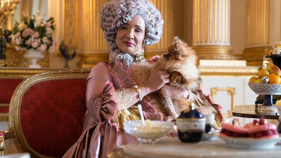 Golda Rosheuvel como la reina Carlota en Bridgerton.