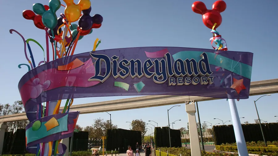 Disneyland California será un centro masivo de vacunación.