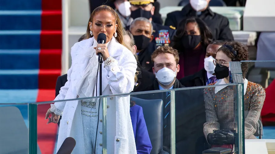 El poderoso mensaje en español de JLo en la inauguración de Biden