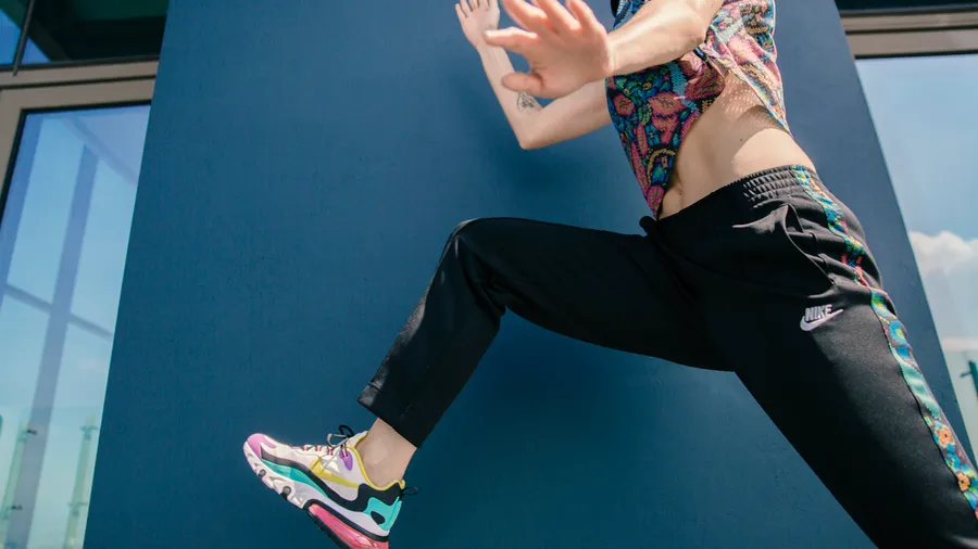 Fer-Altuzar-Nike-Hyper-Flora-ELLE-04