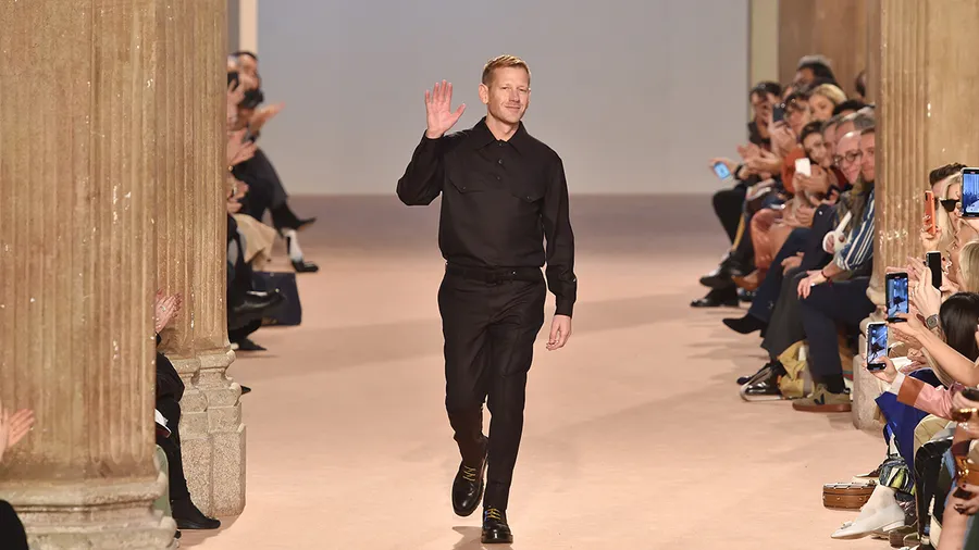 Paul Andrew deja Ferragamo