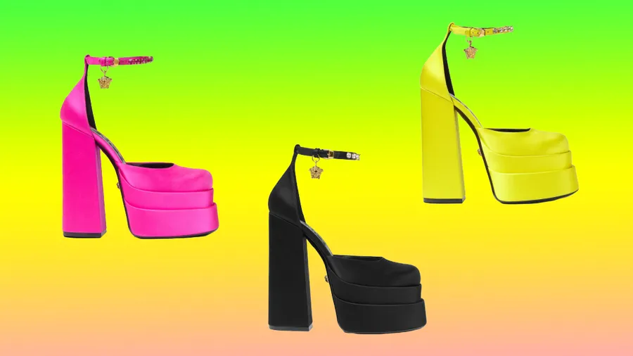 Medusa Aevita Platform Pumps de Versace.