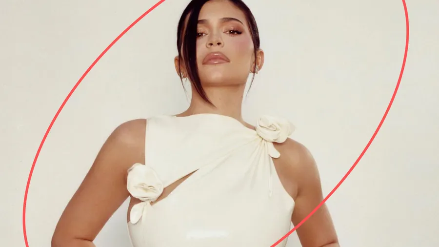 kylie-jenner-kardashians-hulu.jpg