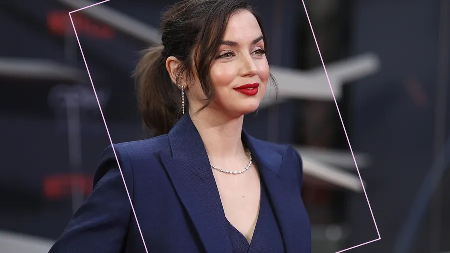 ANADEARMAS.jpg