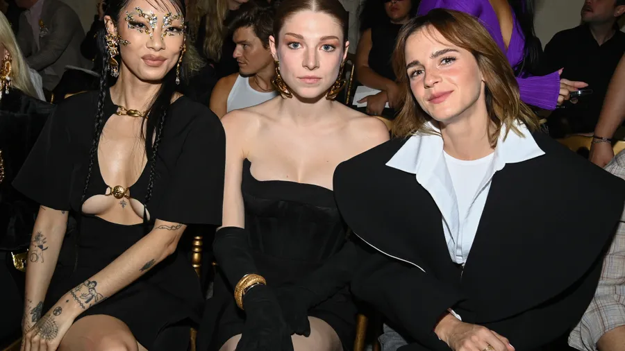 Schiaparelli : Front Row - Paris Fashion Week - Haute Couture Fall Winter 2022 2023