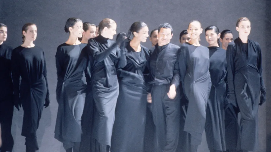 muere issey miyake