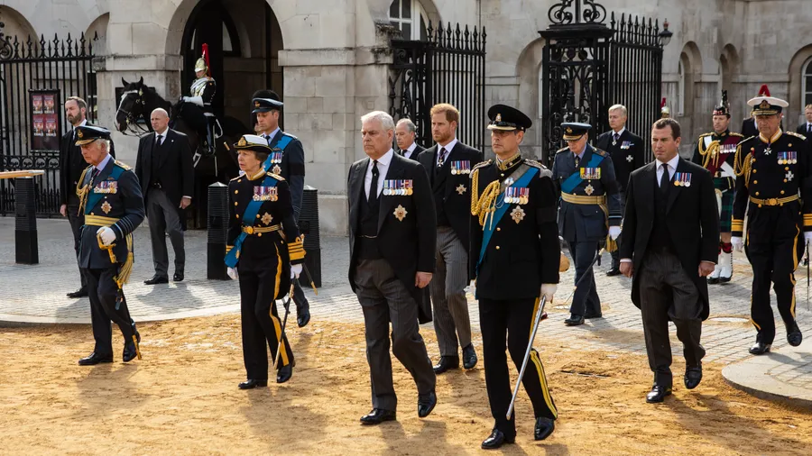 The Coffin Carrying Queen Elizabeth II Is Transferred From Buckingham Palace To The Palace Of Westminster
