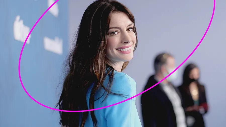 AnneHathawayBraRedCArpet_destacada.jpg