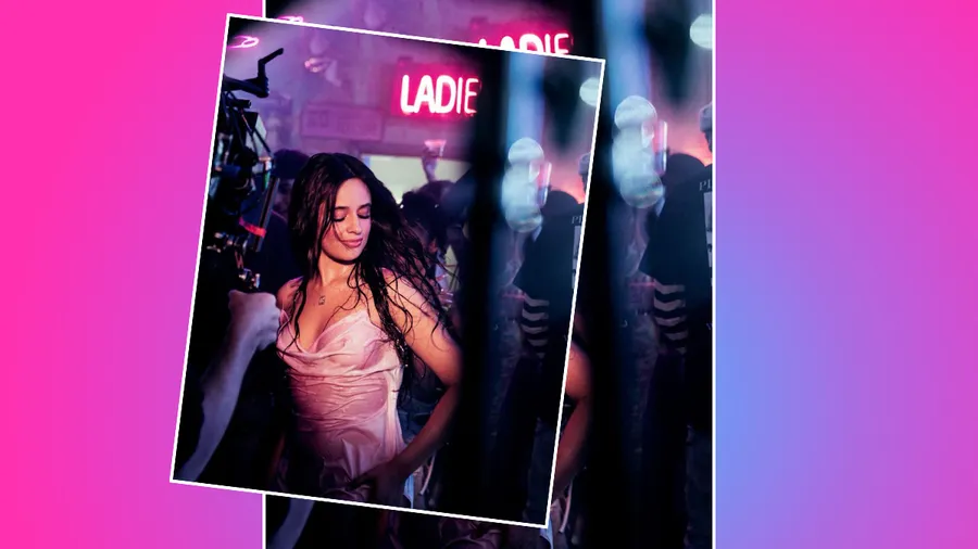 Camila Cabello en "Bam Bam".