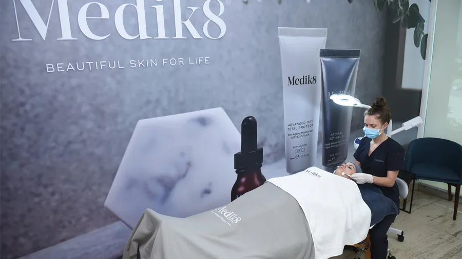 2-medik8-espacio-facial-mexico-pedregal-skincare-piel-complexion-dermatologo.jpg