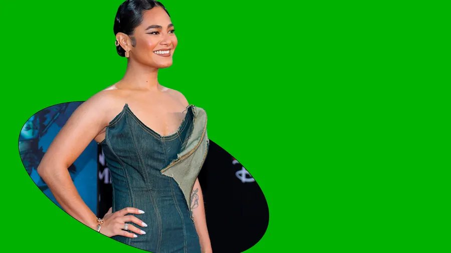Mabel Cadena viste diseño mexicano de Tiempos en la premiere de Black Panther: Wakanda Forever en México.