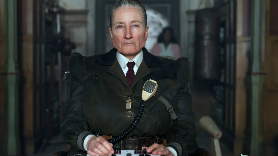 Matilda the Musical de Roald Dahl. Emma Thompson es Agatha Tronchatoro.