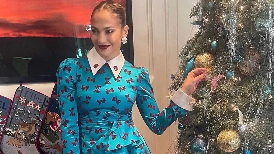 JLo le rinde tributo a Selena Quintanilla.