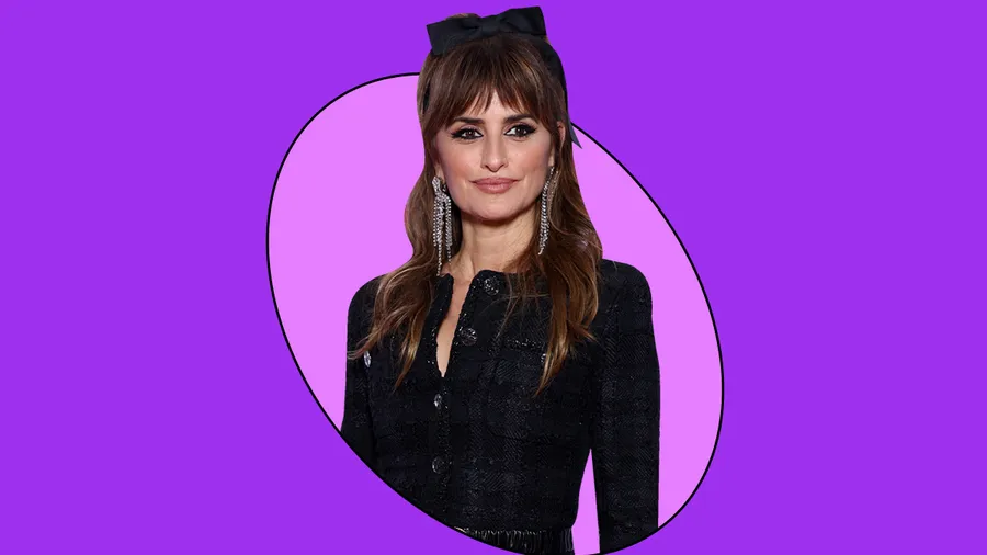 Penelope Curz nos da vibras de Blair Waldorf con un total look de Chanel.