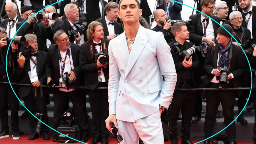 Alejandro Speitzer arrasa con tres looks en Cannes.