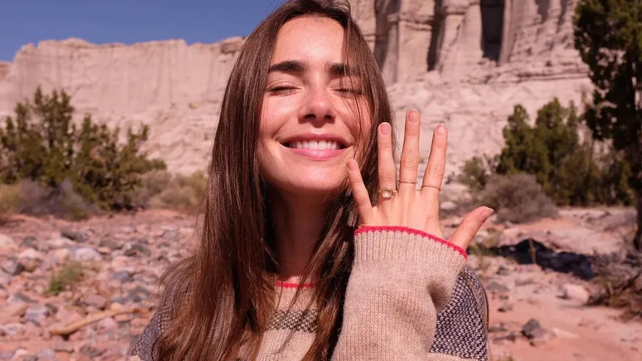 lily collins roban anillo