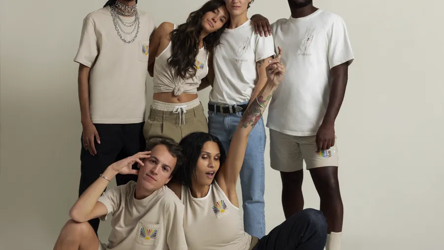 Todxs con la colección pride 2023 de Dockers
