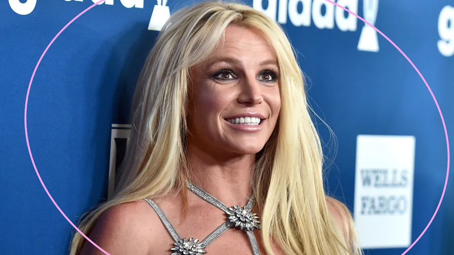 Britney Spears es golpeada al saludar a un basquetbolista y exige una disculpa