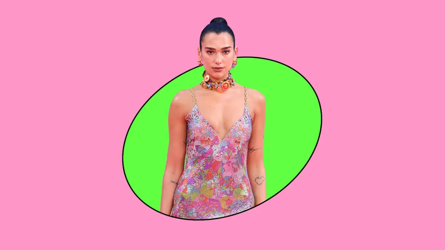 Dua Lipa vuelve a triunfar en un look mermaidcore ahora súper colorido