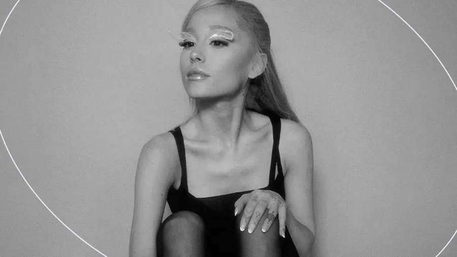 Aseguran que Ariana Grande está saliendo con su coprotagonista en Wicked.
