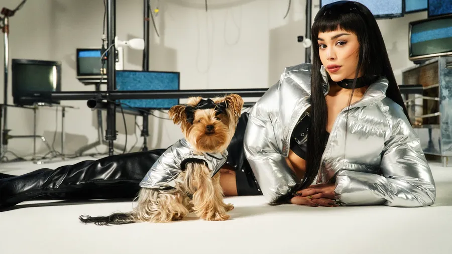 Danna Paola lleva su trayectoria profesional a otro nivel y la transforma con creatividad, de la mano de SHEIN: llegó XT4S1S