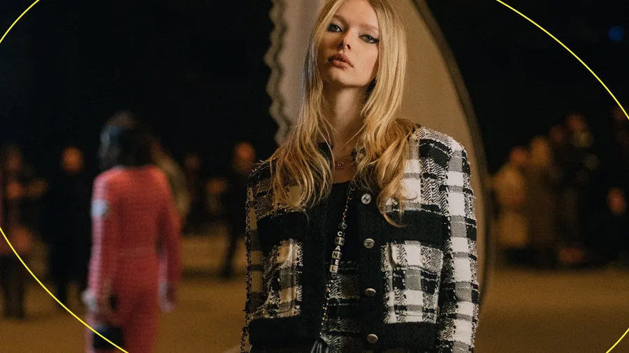 Apple Martin hace su debut público en el front row de Chanel Haute Couture