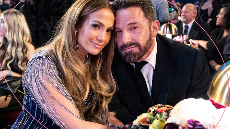 Una experta en leer labios reveló que fue lo que JLo le dijo a Ben Affleck la noche de los Grammys.