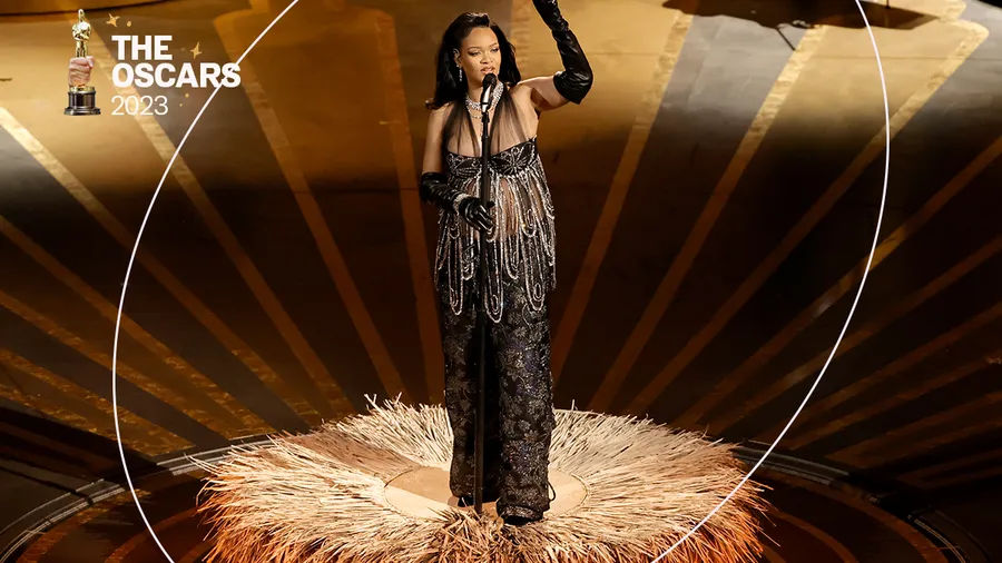 Rihanna interpreta "Lift Me Up" en los Oscar 2023.