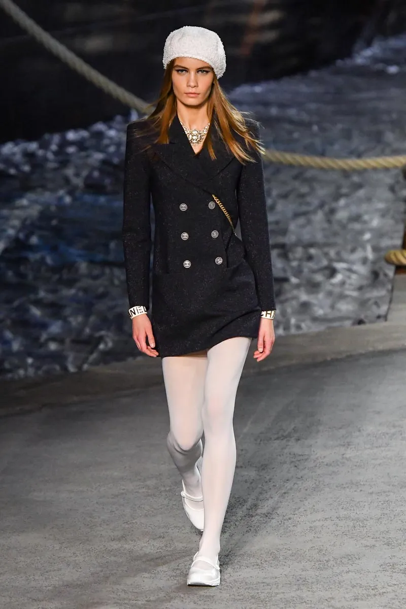 Chanel Cruise 2018/2019 Collection : Runway