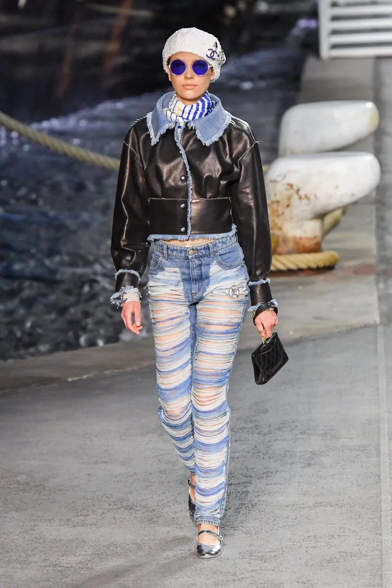 Chanel Cruise 2018/2019 Collection : Runway