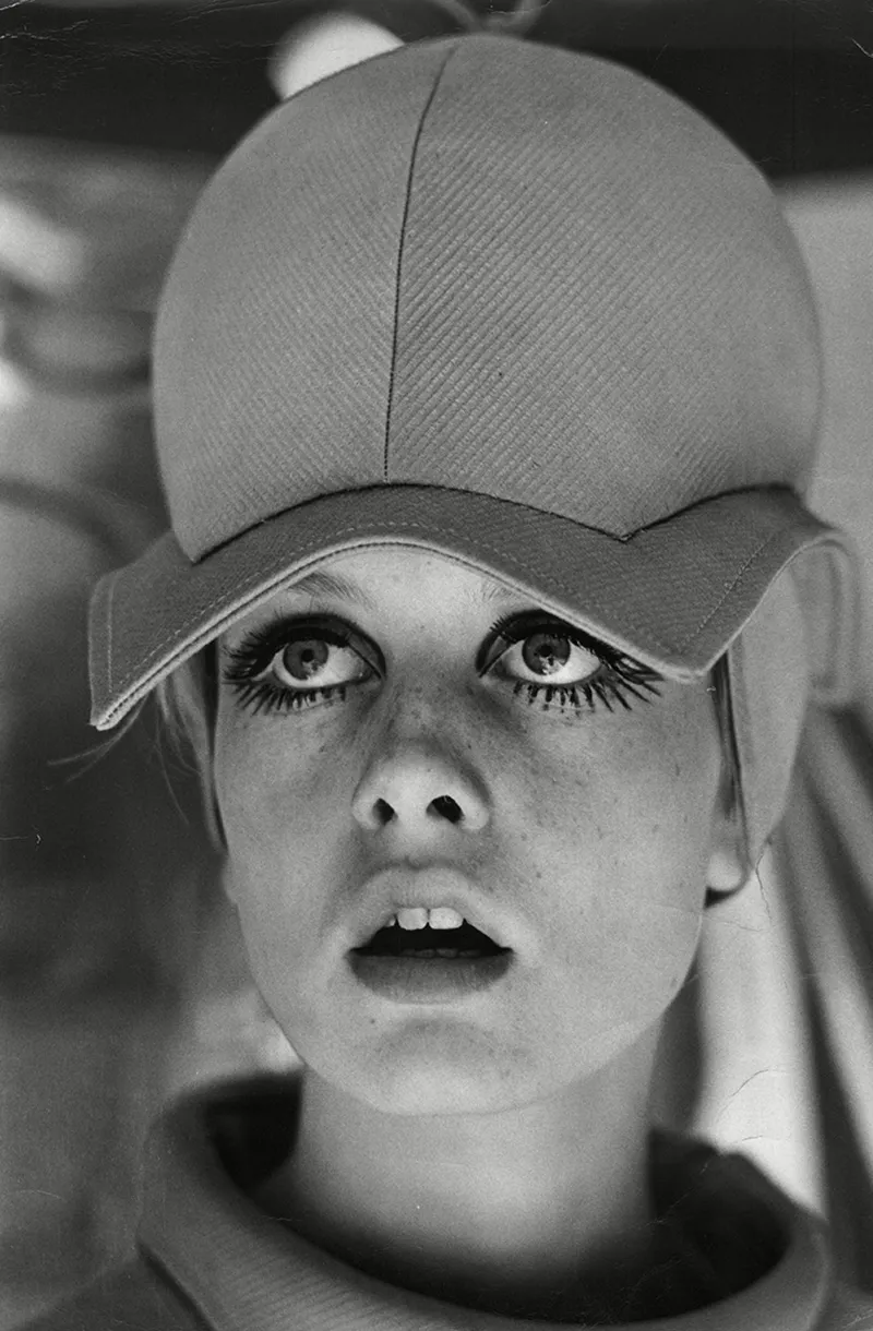 Twiggy In Paris