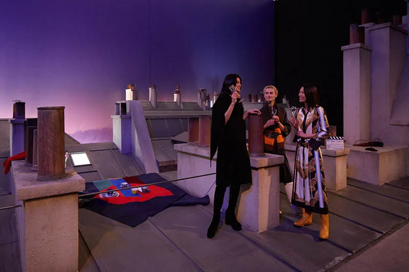 Avec Elle_Stage 6_The Neighbour's Flashback ©Nacása &amp; Partners Inc. Courtesy of Hermès Japon