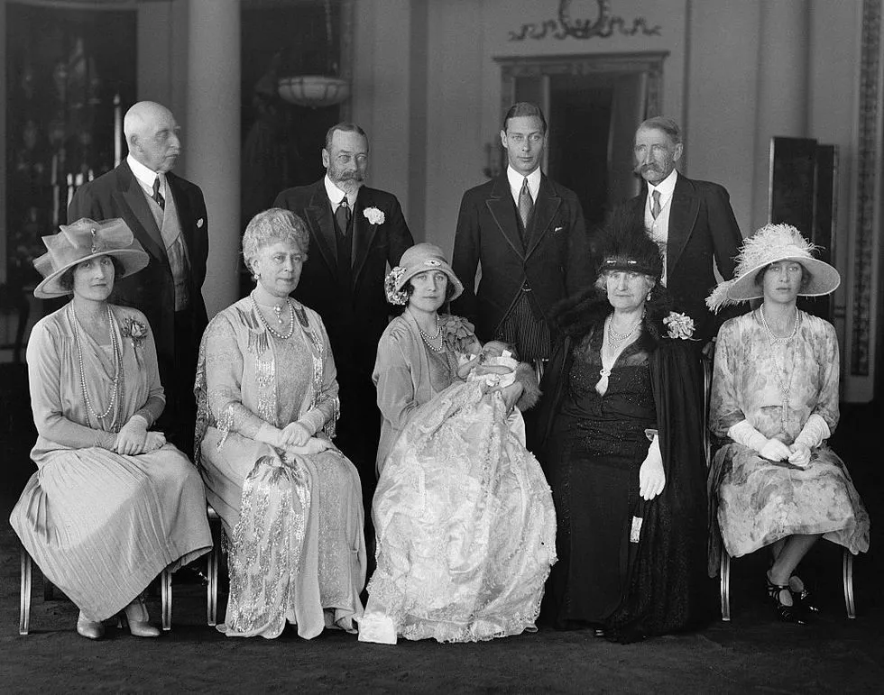 queen-christening-1530887701