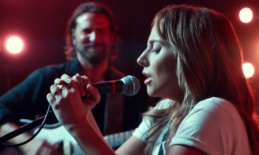 Lady Gaga cantando en A Star Is Born