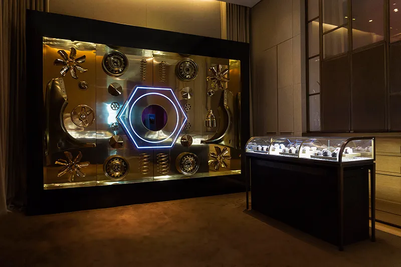 cartier_precious_garage_3