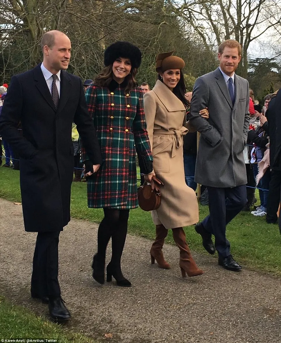 4791545900000578-5211553-The_Fab_Four_This_picture_taken_by_an_onlooker_shows_Prince_Will-a-62_1514220790043