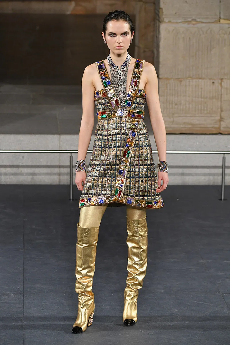 Chanel Metiers D'Art 2018/19 Show - Runway