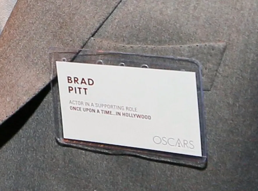 BRAD PITT ETIQUETA OSCARS
