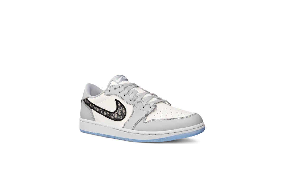 01_Packshot_Air_Jordan_1_LOW_OG_Dior_native_1600