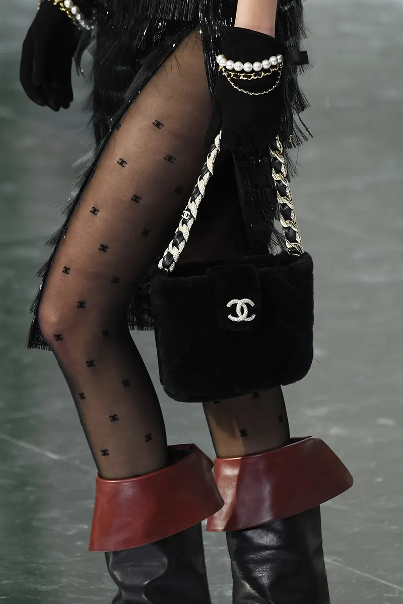 Chanel : Runway - Paris Fashion Week Womenswear Fall/Winter 2020/2021