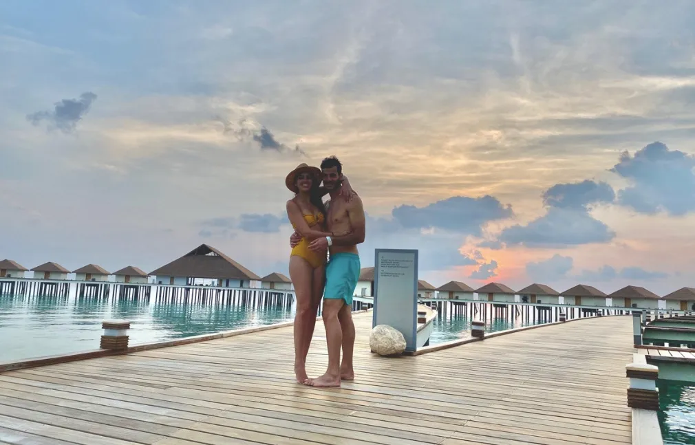 pareja-islas-maldivas-luna-de-miel
