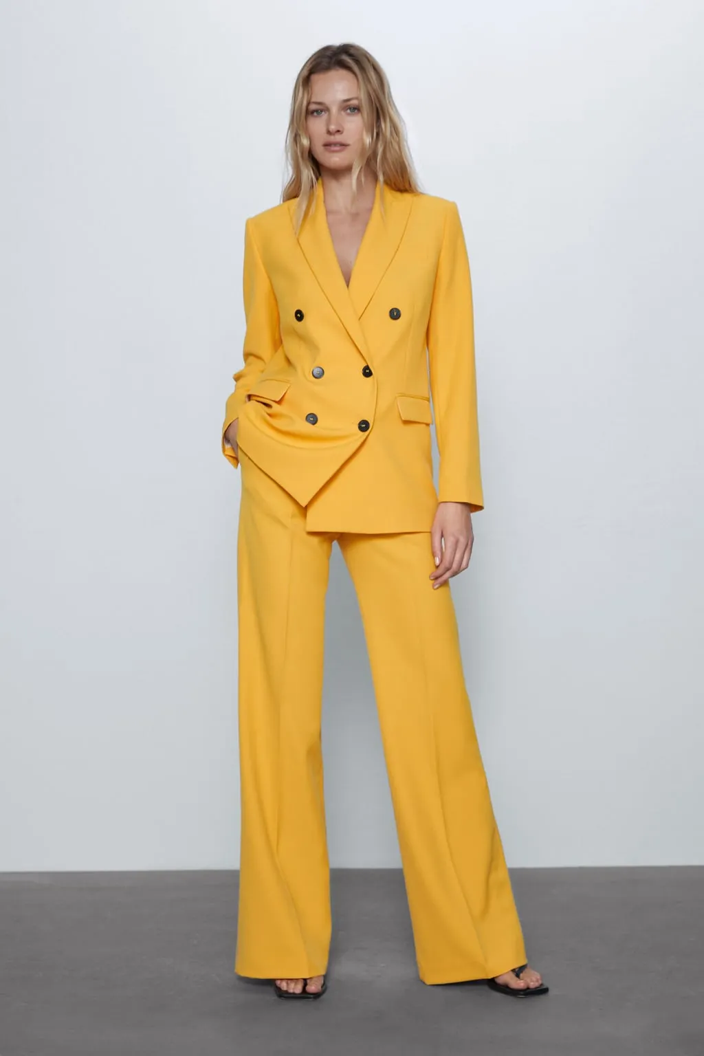zara-conjunto-amarillo