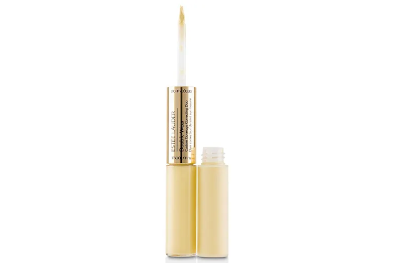 errores-corrector-aplicar-tono-dedos-líquido-sellarlo-base-esteelauder.jpg