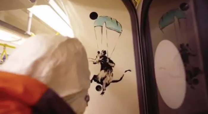 banksy-metro-londres-cubre-bocas