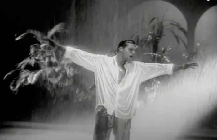 Video 'Ayer' de Luis Miguel.