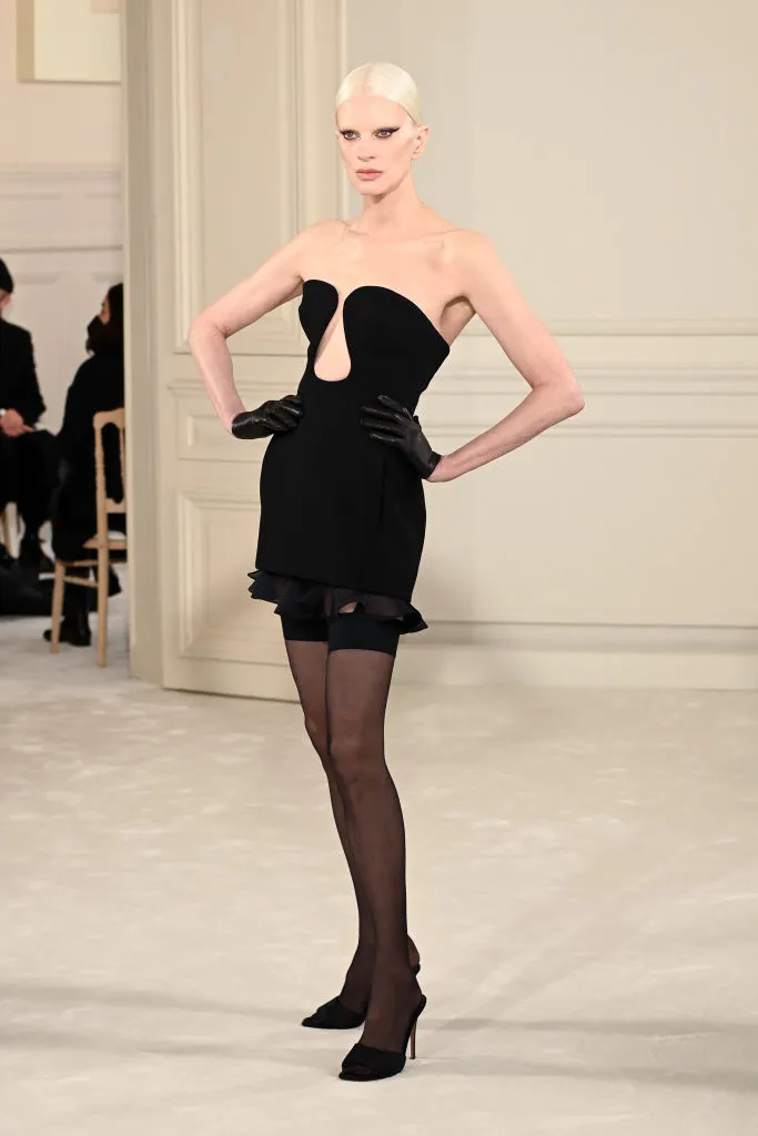 Valentino : Runway - Paris Fashion Week - Haute Couture Spring/Summer 2022