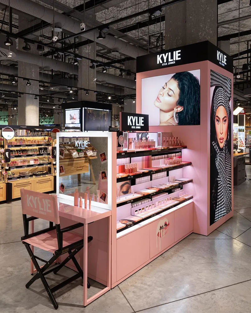 kylie jenner reina instagram record mujer 300 millones seguidores