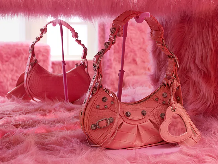 balenciaga tienda peluche rosa cagole