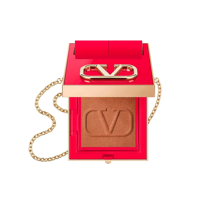 valentino-sorprende-mexico-primera-linea-maquillaje-couture-5.jpg