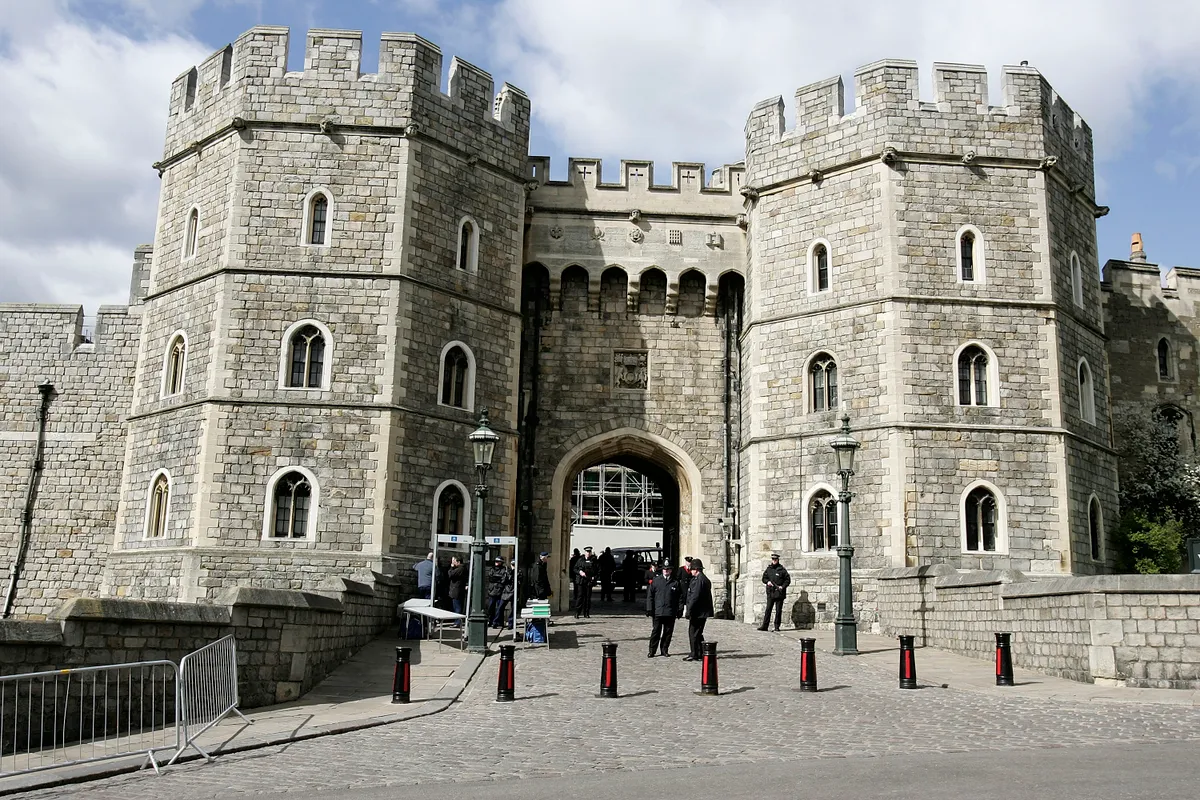 HRH Prince Charles & Mrs Camilla Parker Bowles Marry At Guildhall Civil Cer
